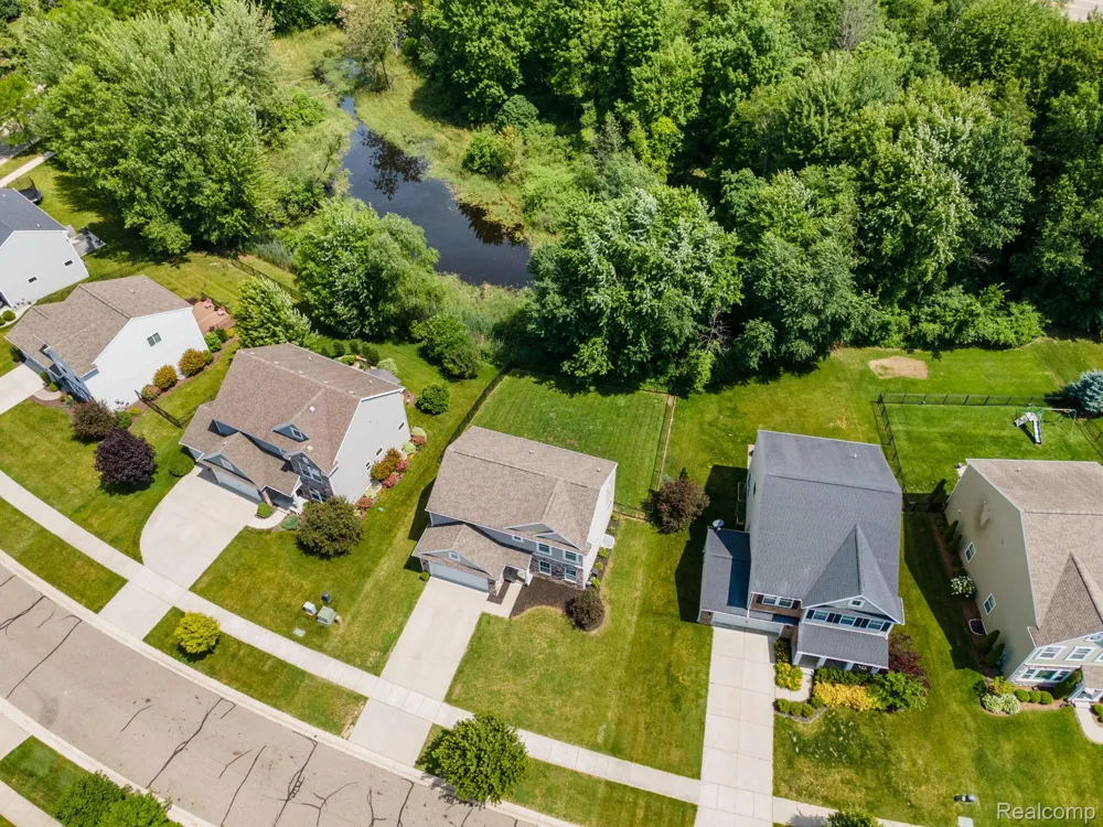425 Knollwood Drive Brandon Charter Township, MI 48462