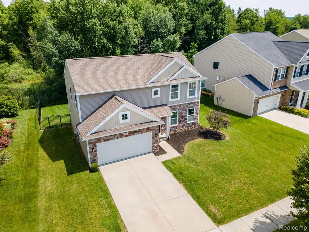 425 Knollwood Drive Brandon Charter Township, MI 48462