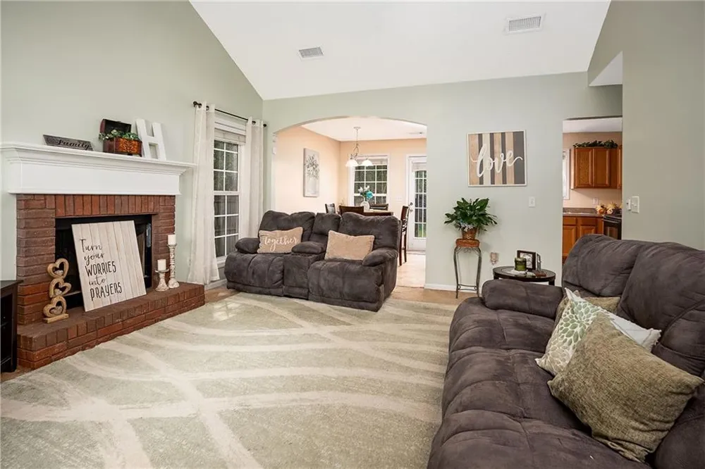 2902 Waterford Boulevard Opelika, AL 36804