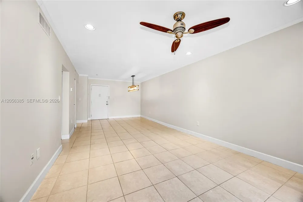 8261 SW 128th St #207 Pinecrest, FL 33156