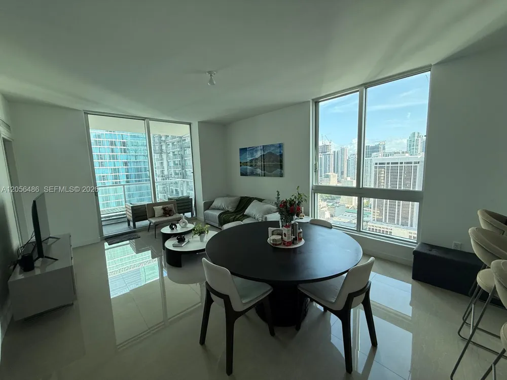 300 S Biscayne Blvd #T-3301 Miami, FL 33131