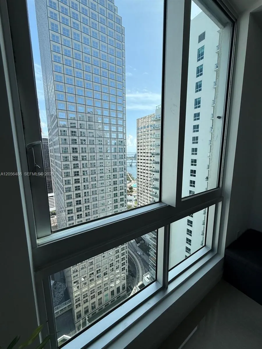 300 S Biscayne Blvd #T-3301 Miami, FL 33131