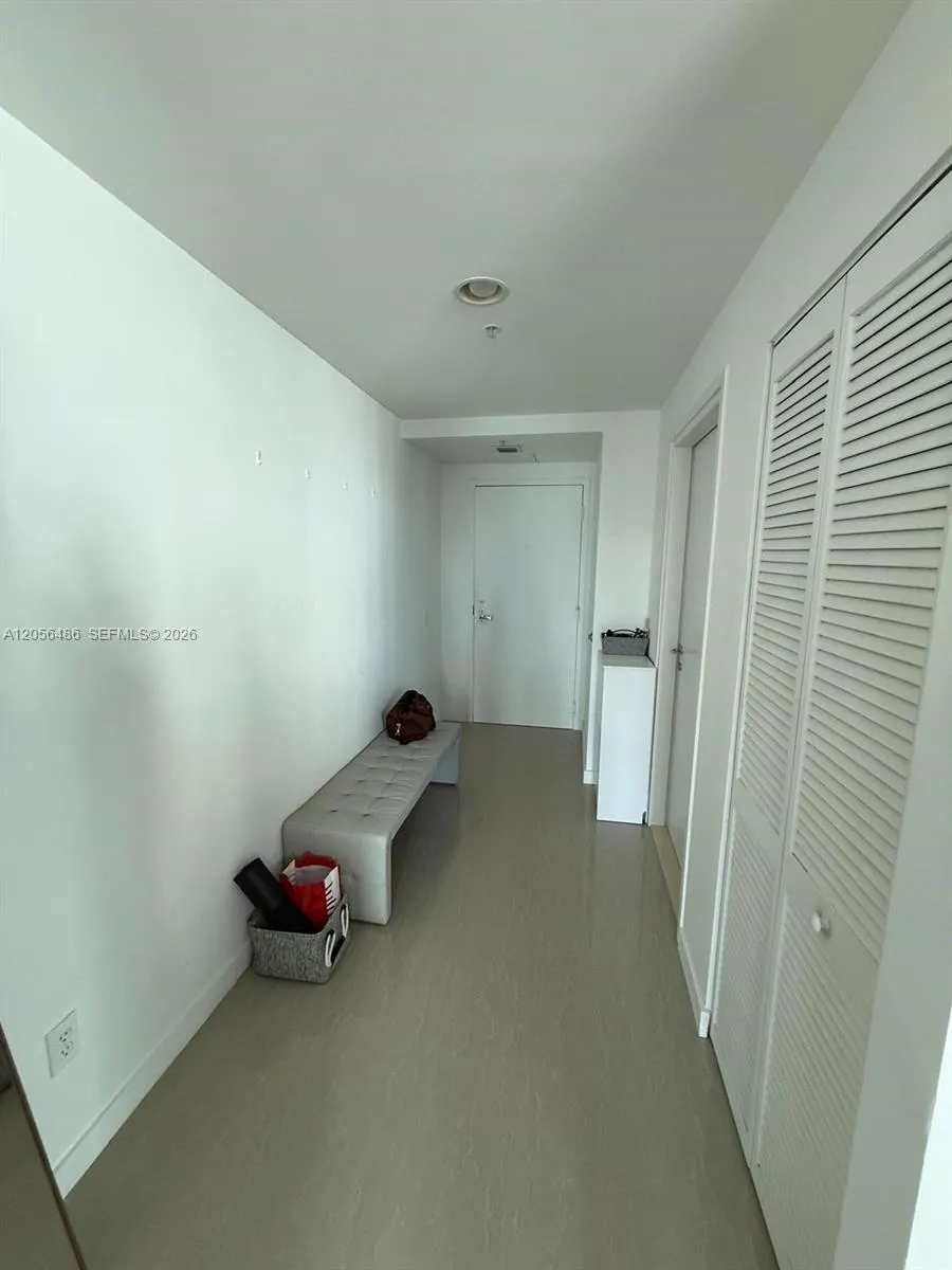 300 S Biscayne Blvd #T-3301 Miami, FL 33131