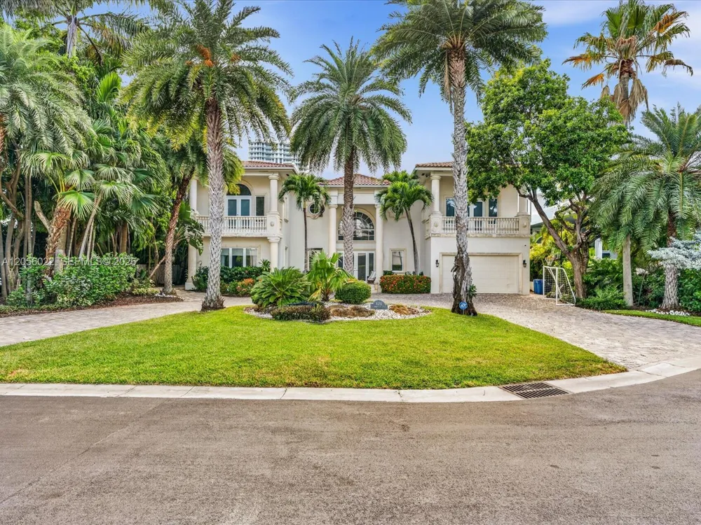 628 Island Golden Beach, FL 33160
