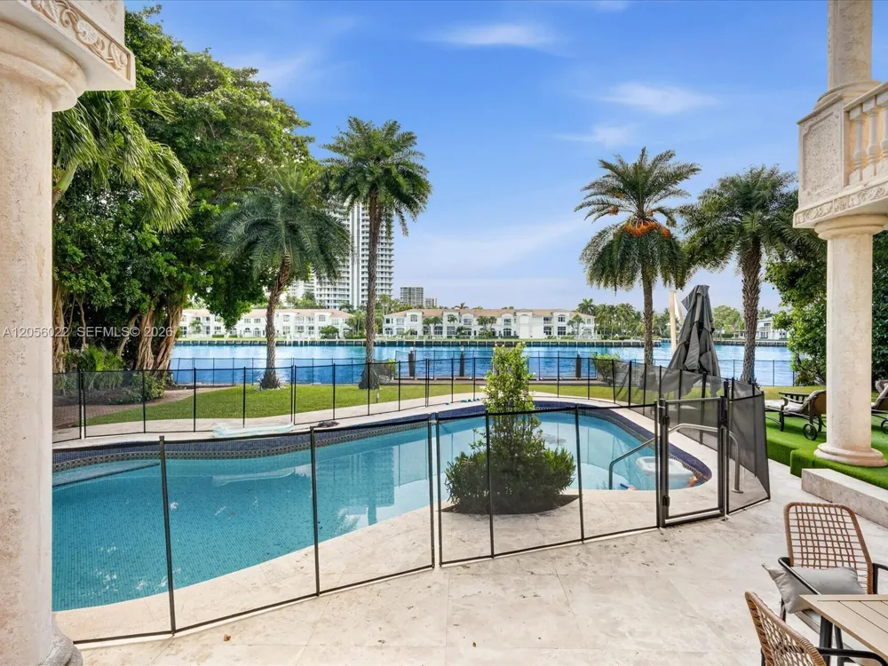 628 Island Golden Beach, FL 33160