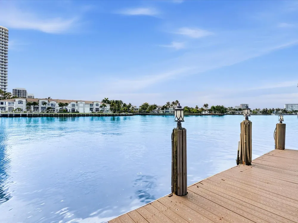 628 Island Golden Beach, FL 33160