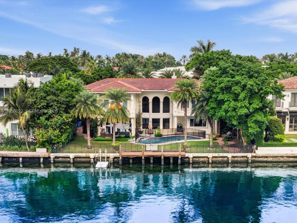 628 Island Golden Beach, FL 33160