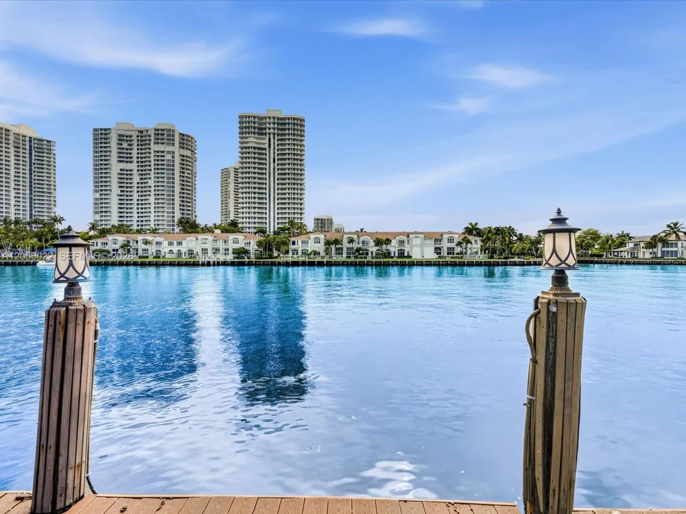 628 Island Golden Beach, FL 33160
