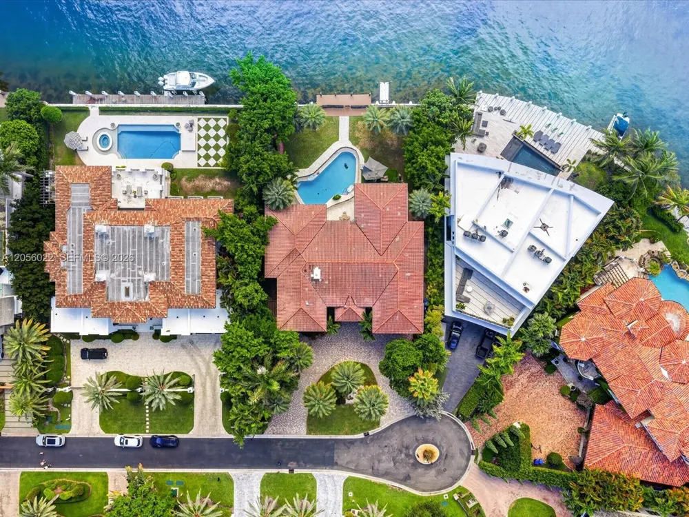 628 Island Golden Beach, FL 33160