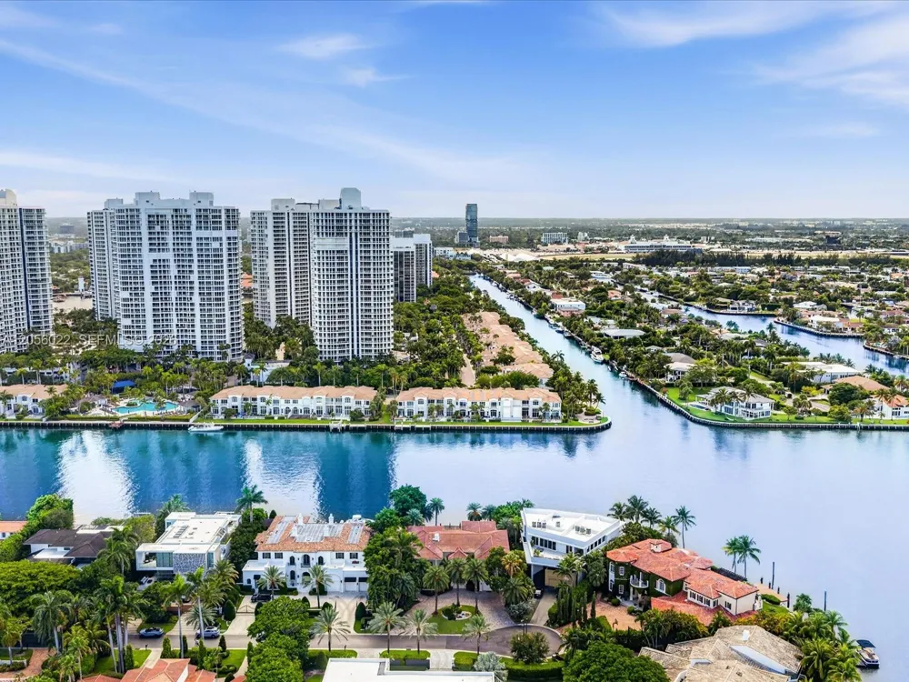 628 Island Golden Beach, FL 33160