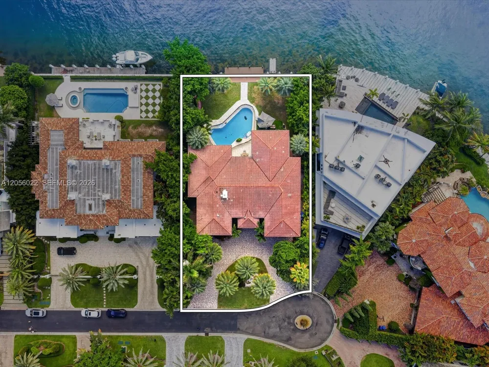 628 Island Golden Beach, FL 33160