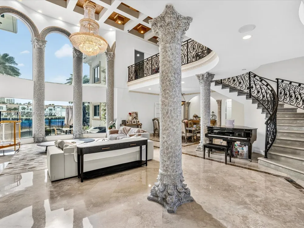 628 Island Golden Beach, FL 33160