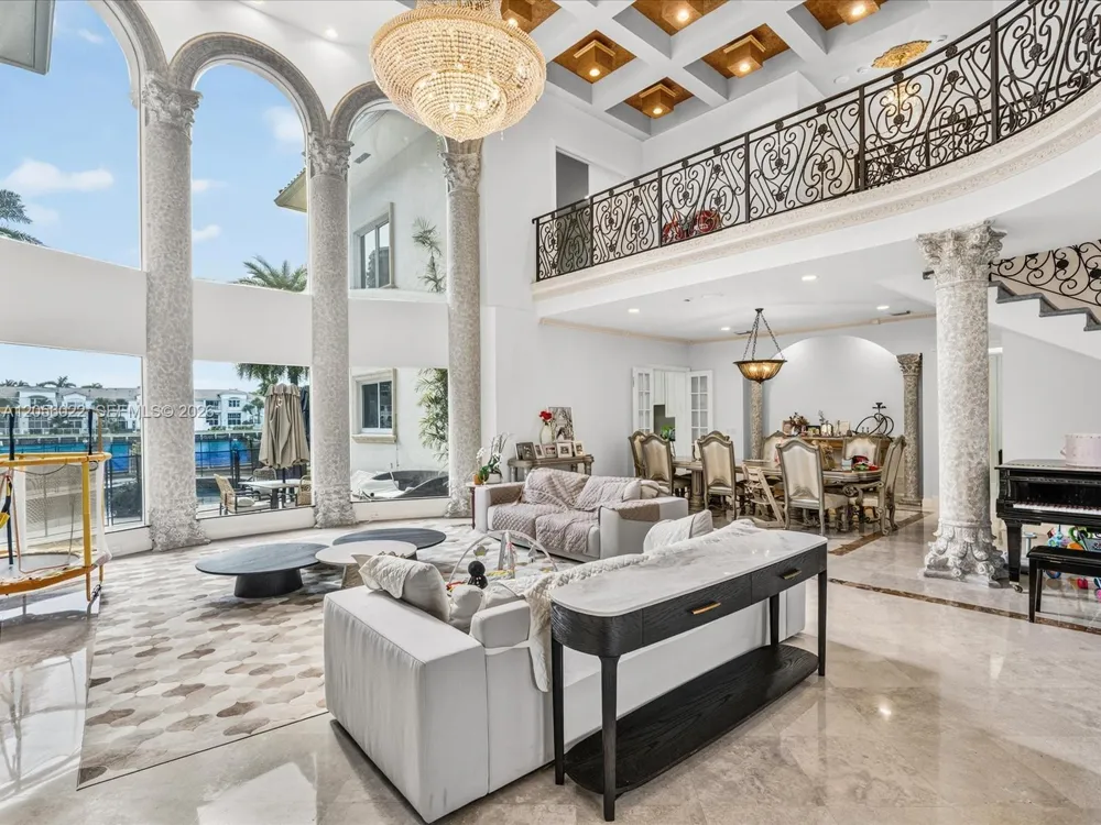 628 Island Golden Beach, FL 33160