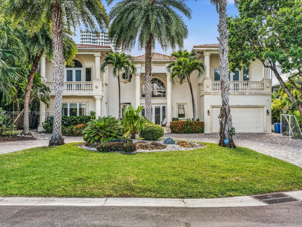 628 Island Golden Beach, FL 33160
