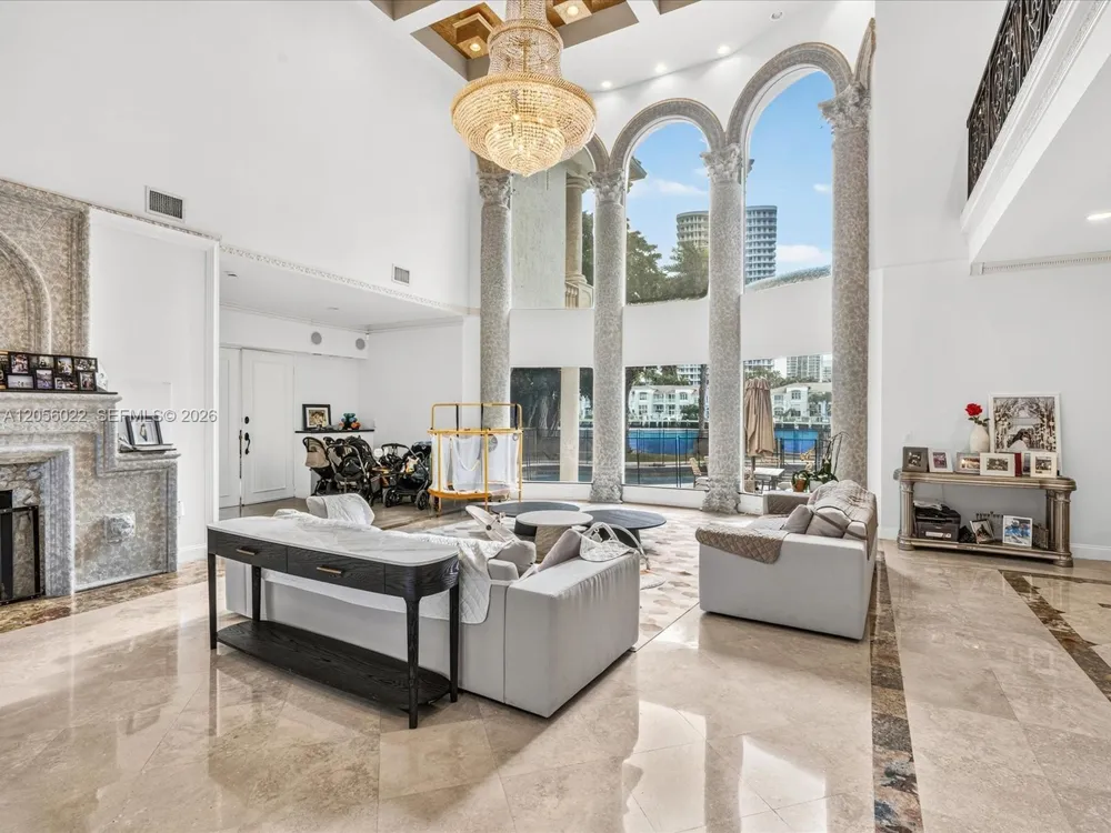 628 Island Golden Beach, FL 33160