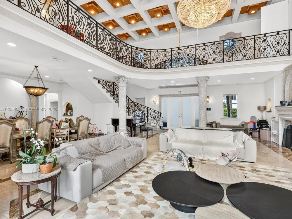 628 Island Golden Beach, FL 33160