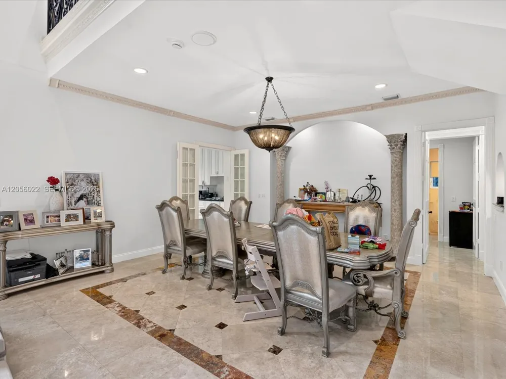 628 Island Golden Beach, FL 33160