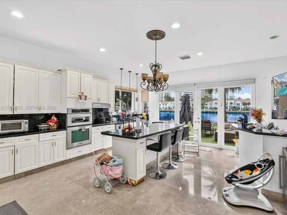 628 Island Golden Beach, FL 33160