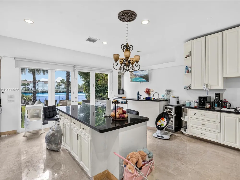 628 Island Golden Beach, FL 33160