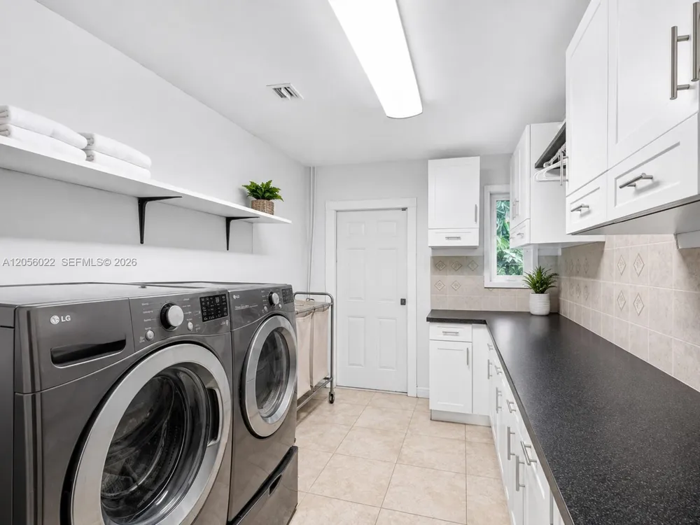 628 Island Golden Beach, FL 33160