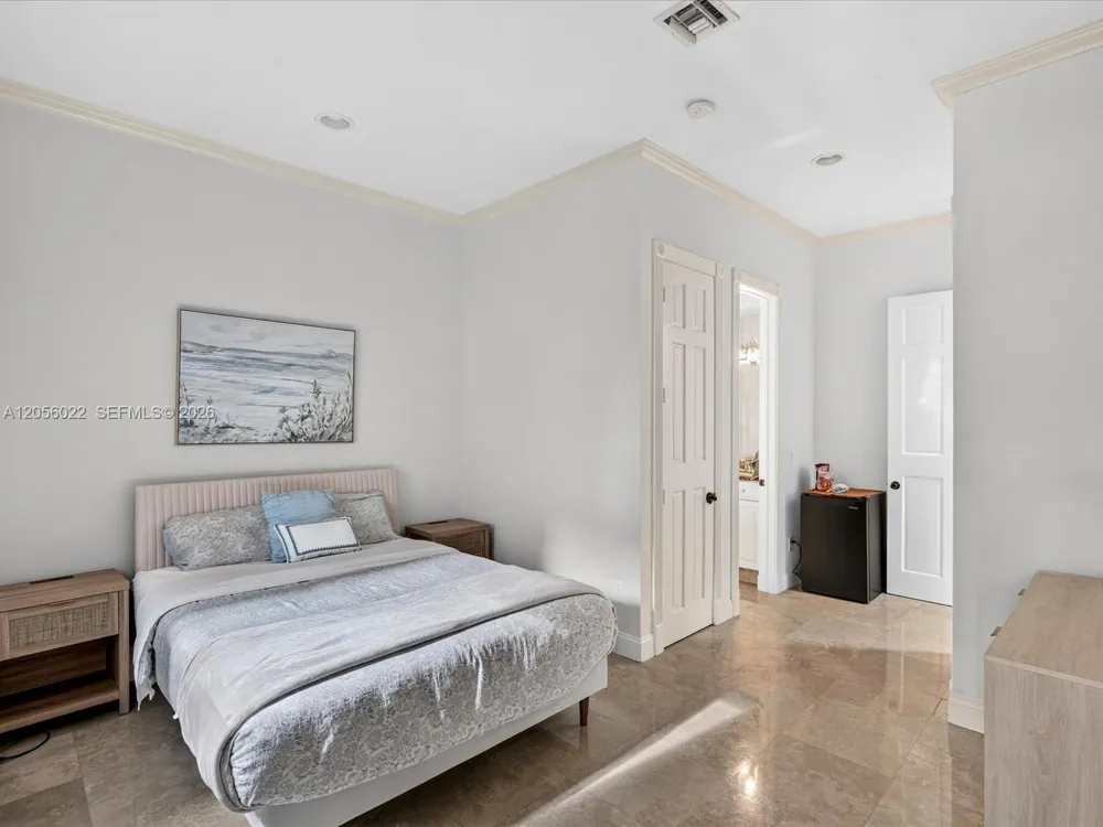 628 Island Golden Beach, FL 33160