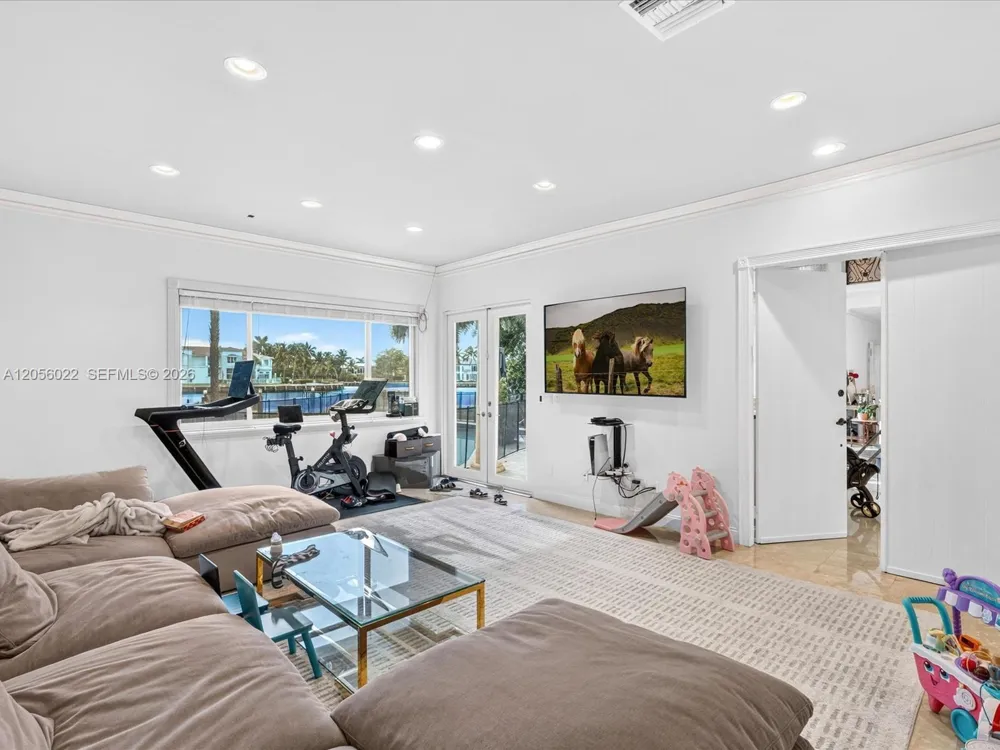 628 Island Golden Beach, FL 33160