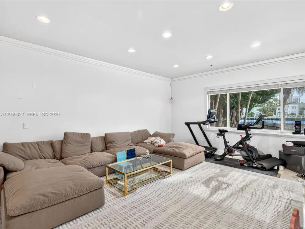 628 Island Golden Beach, FL 33160