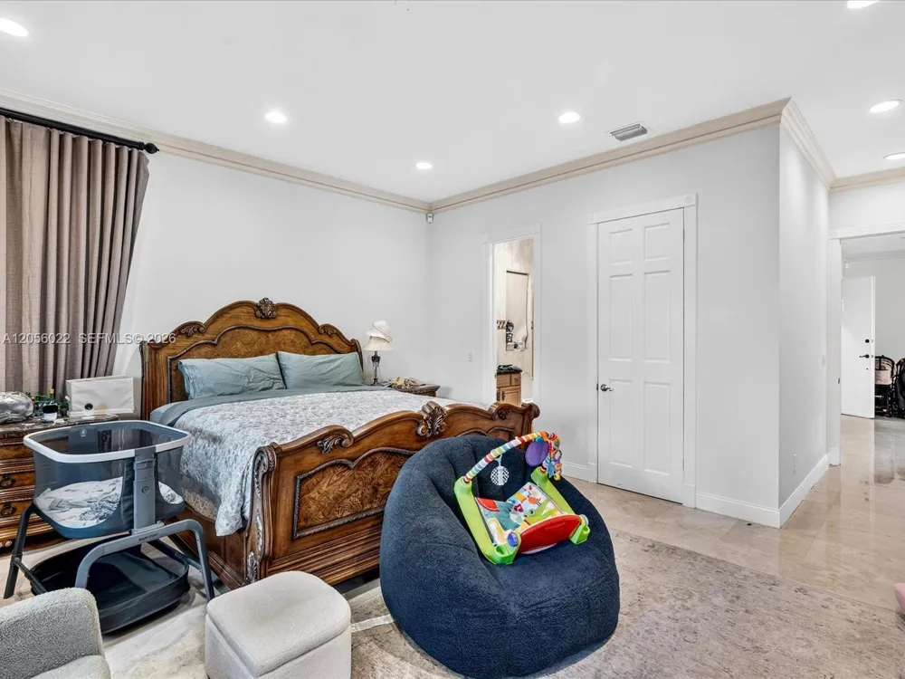 628 Island Golden Beach, FL 33160