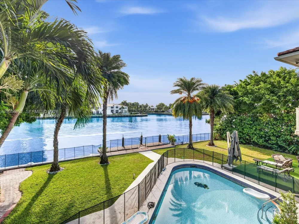 628 Island Golden Beach, FL 33160