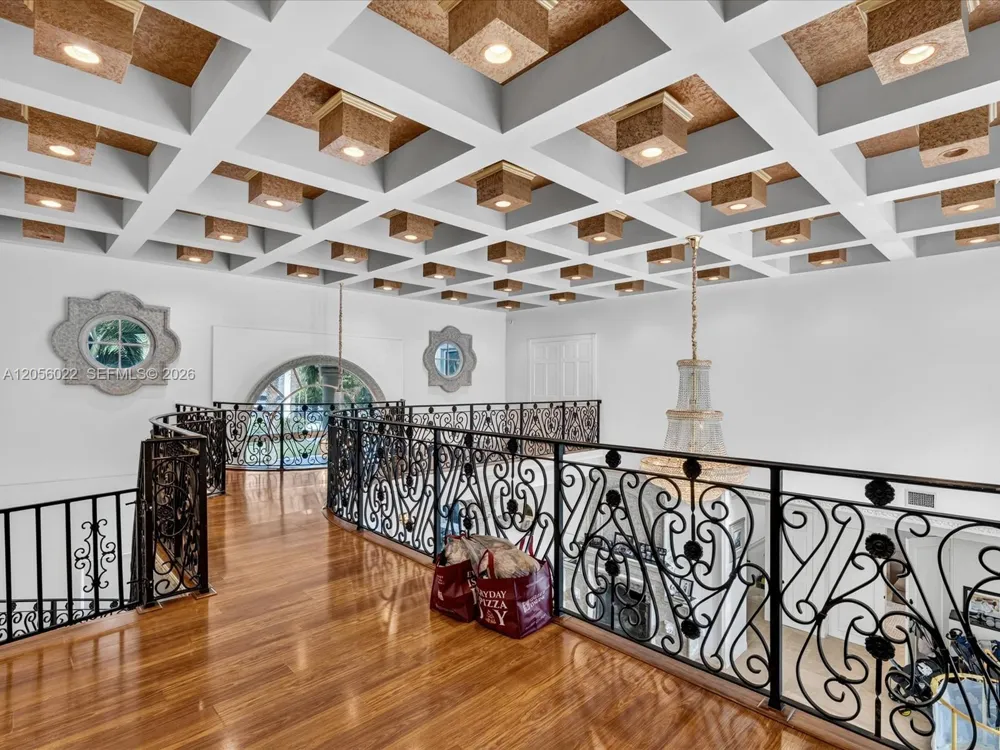 628 Island Golden Beach, FL 33160