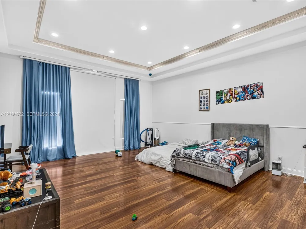 628 Island Golden Beach, FL 33160
