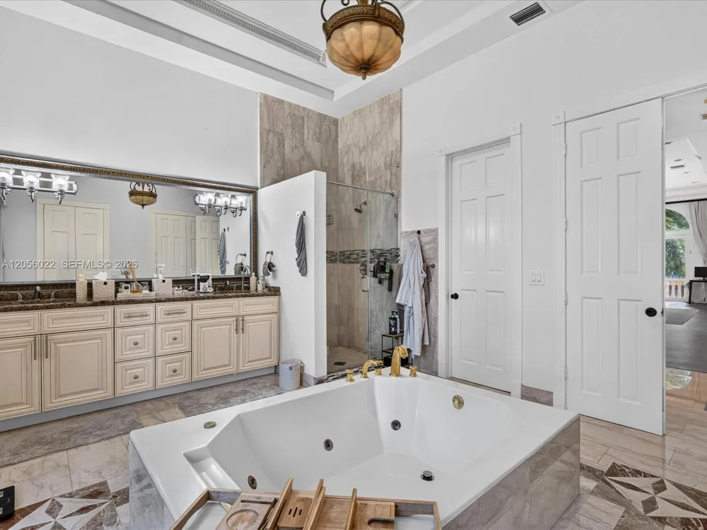 628 Island Golden Beach, FL 33160