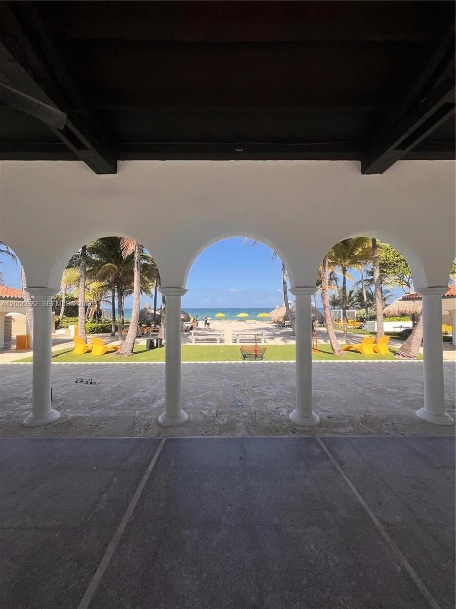 628 Island Golden Beach, FL 33160