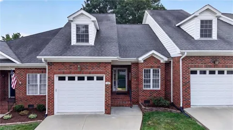 122 Olde Manor Court
