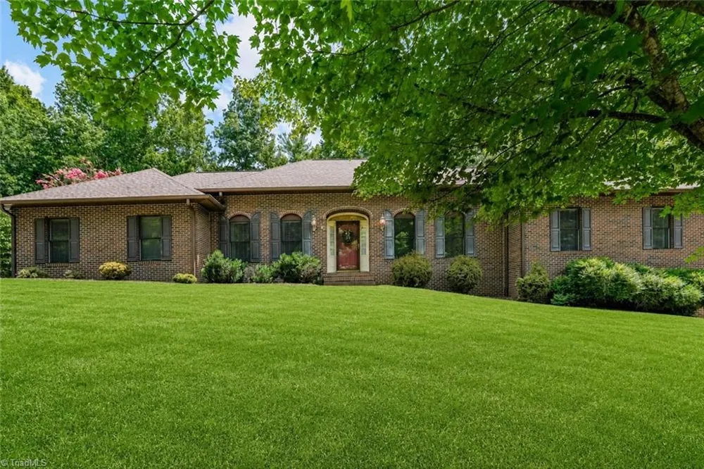 913 Colonial Heights North Wilkesboro, NC 28659