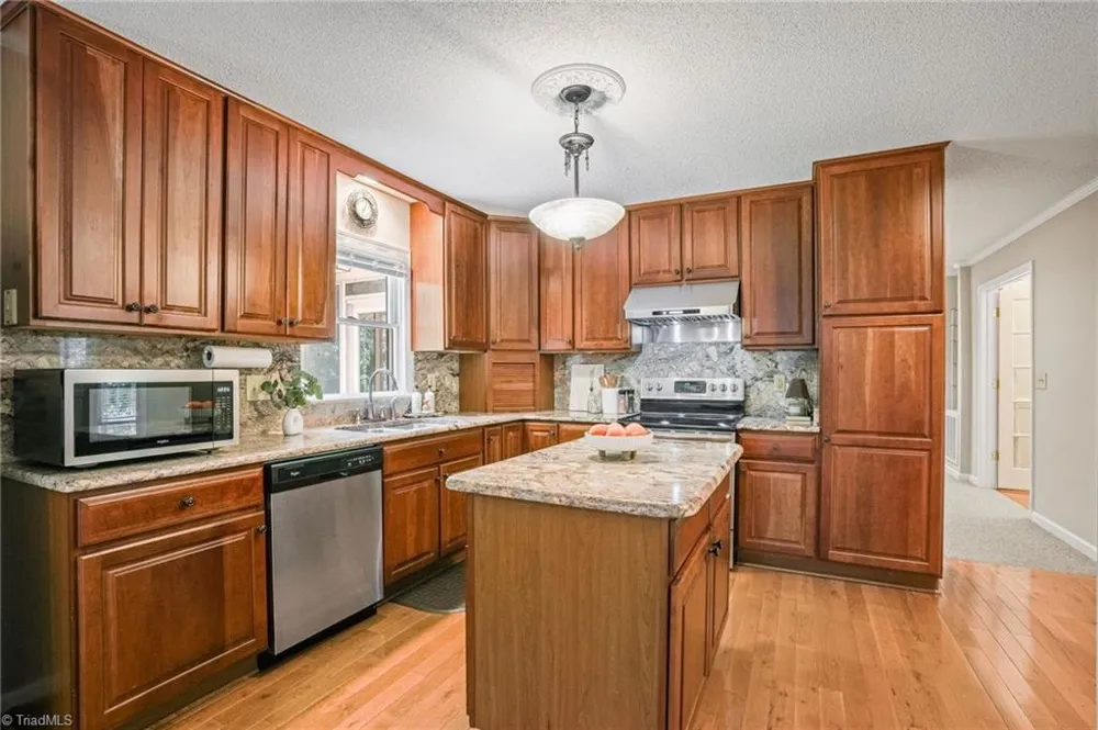 913 Colonial Heights North Wilkesboro, NC 28659