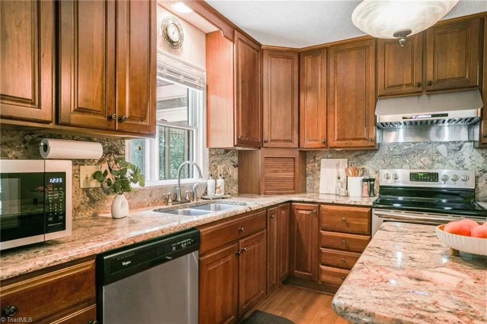 913 Colonial Heights North Wilkesboro, NC 28659