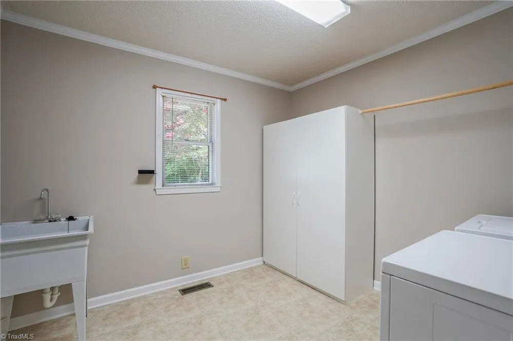 913 Colonial Heights North Wilkesboro, NC 28659