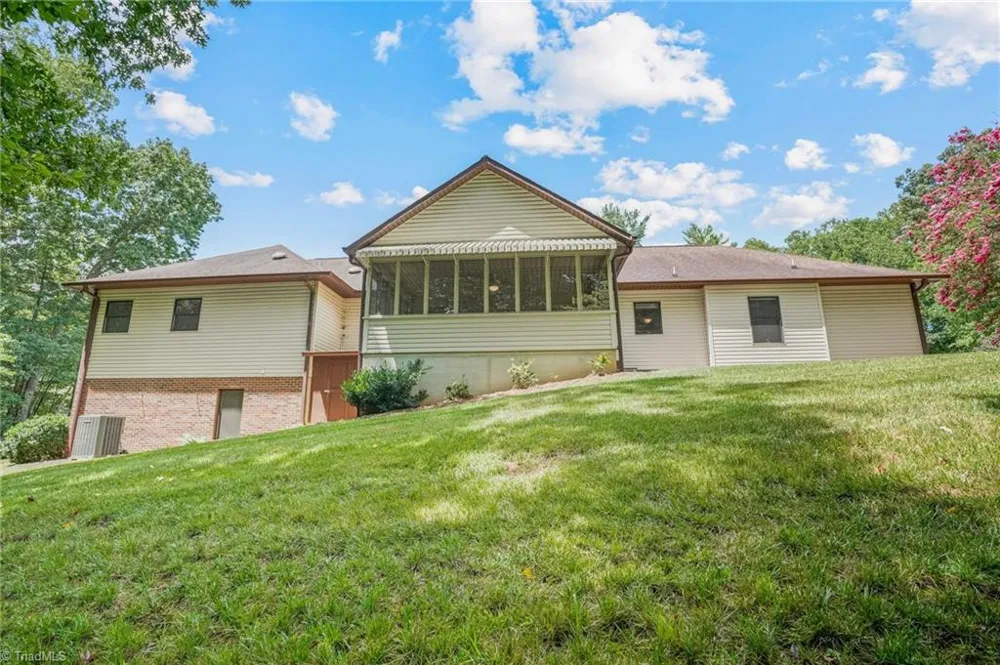 913 Colonial Heights North Wilkesboro, NC 28659