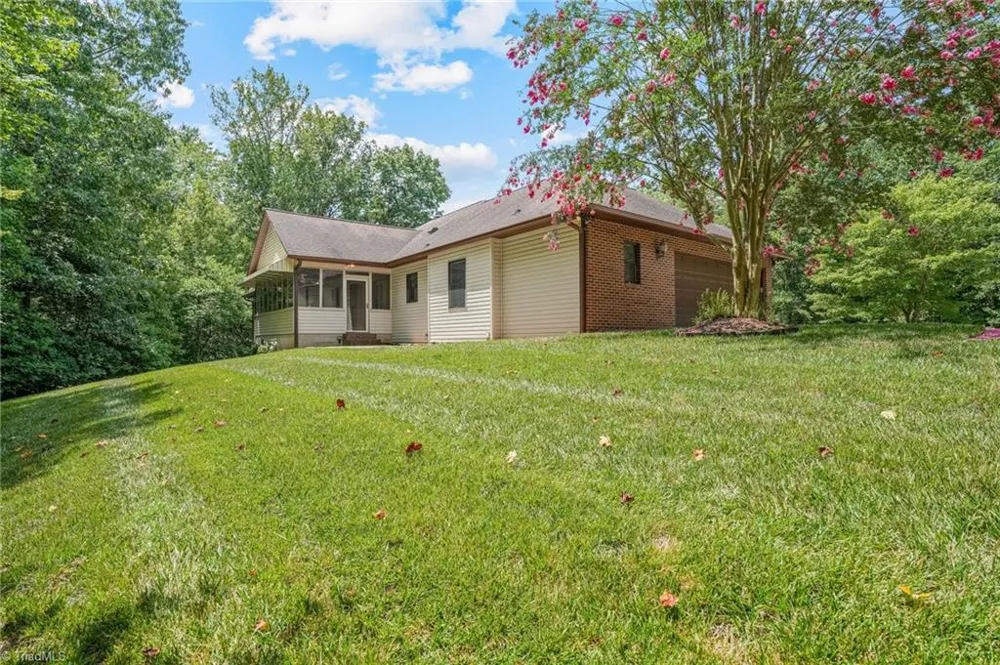 913 Colonial Heights North Wilkesboro, NC 28659