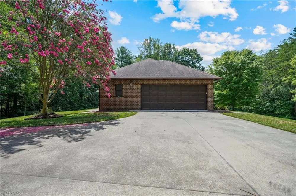 913 Colonial Heights North Wilkesboro, NC 28659