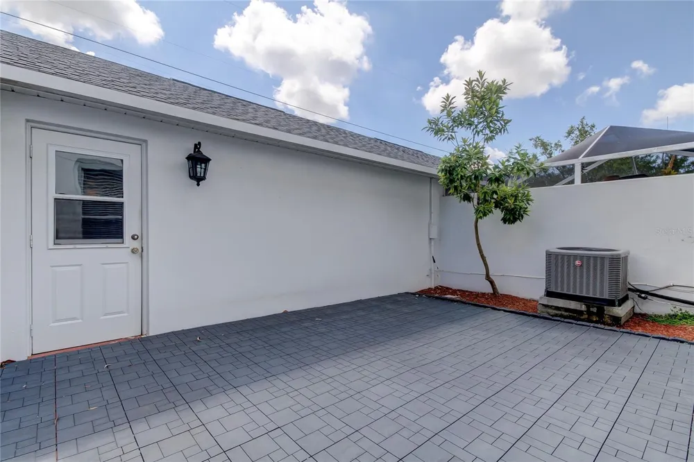 10003 BRADWELL PLACE Tampa, FL 33626