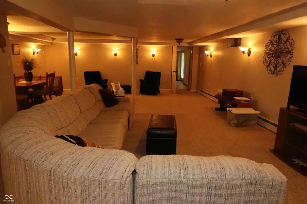 714 Edgewood Drive Batesville, IN 47006