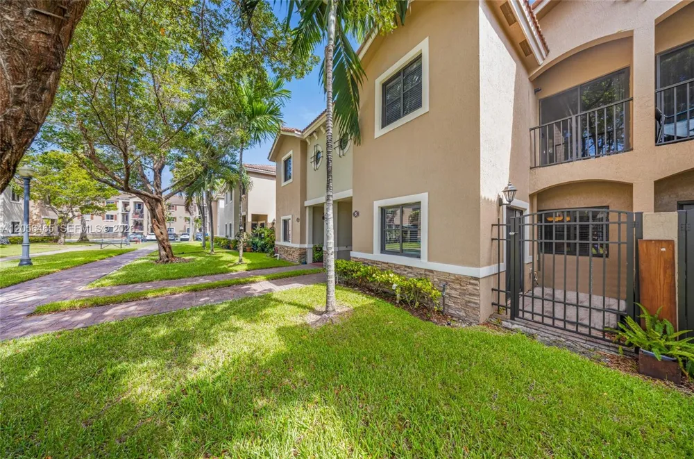 22501 SW 88th Pl #5-25 Cutler Bay, FL 33190