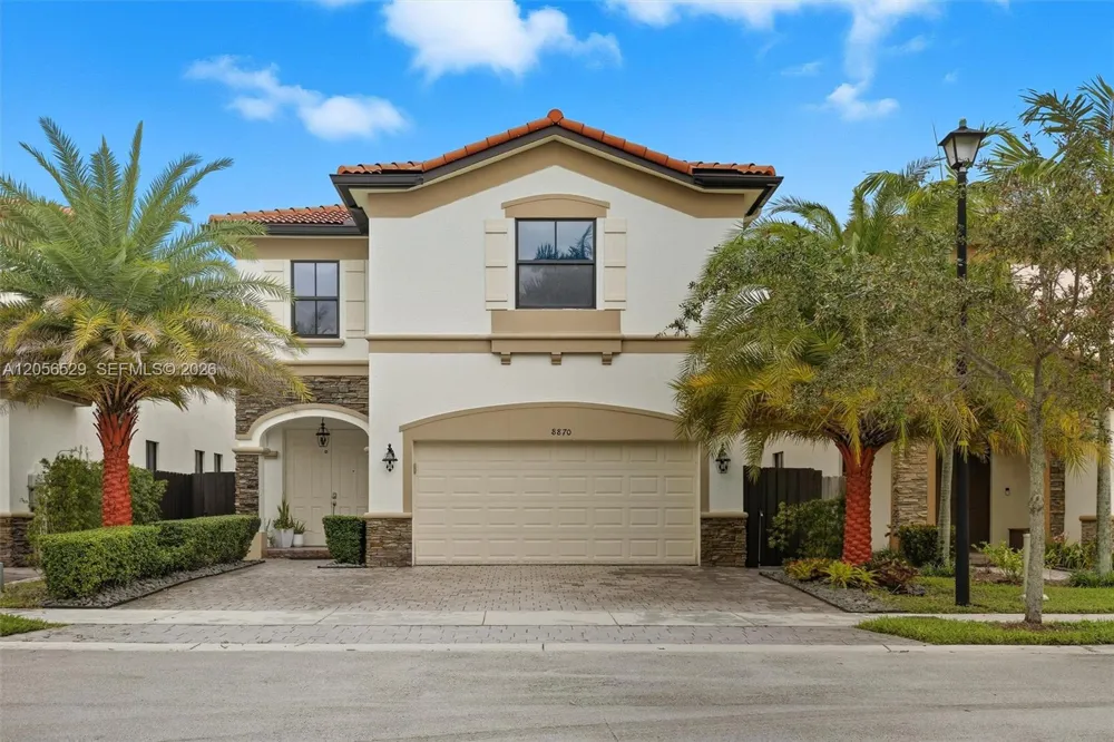 8870 NW 99th Path Doral, FL 33178