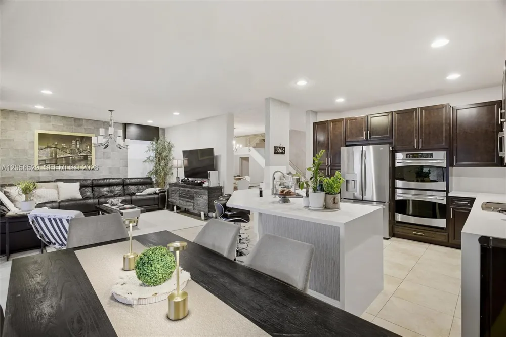 8870 NW 99th Path Doral, FL 33178