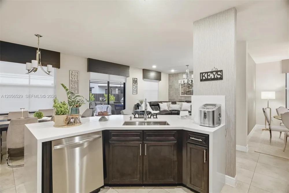 8870 NW 99th Path Doral, FL 33178