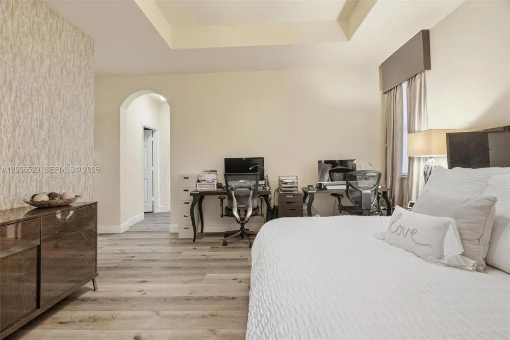 8870 NW 99th Path Doral, FL 33178