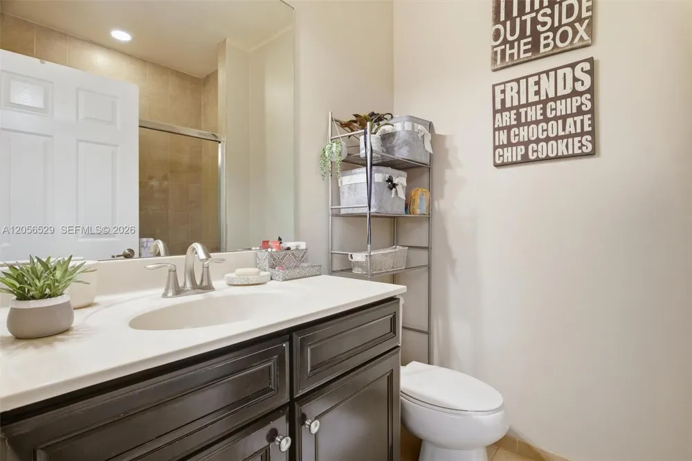 8870 NW 99th Path Doral, FL 33178