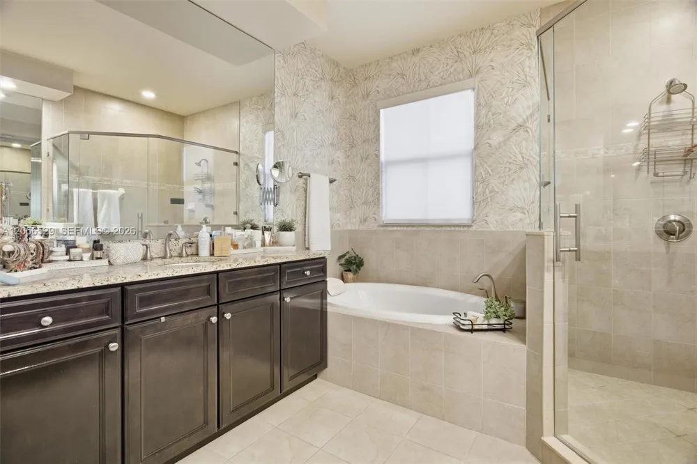8870 NW 99th Path Doral, FL 33178
